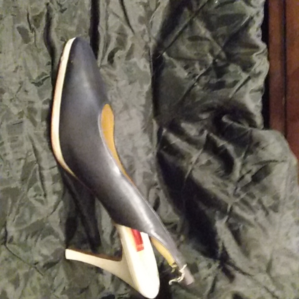 Shoes - Picture 3 of 6